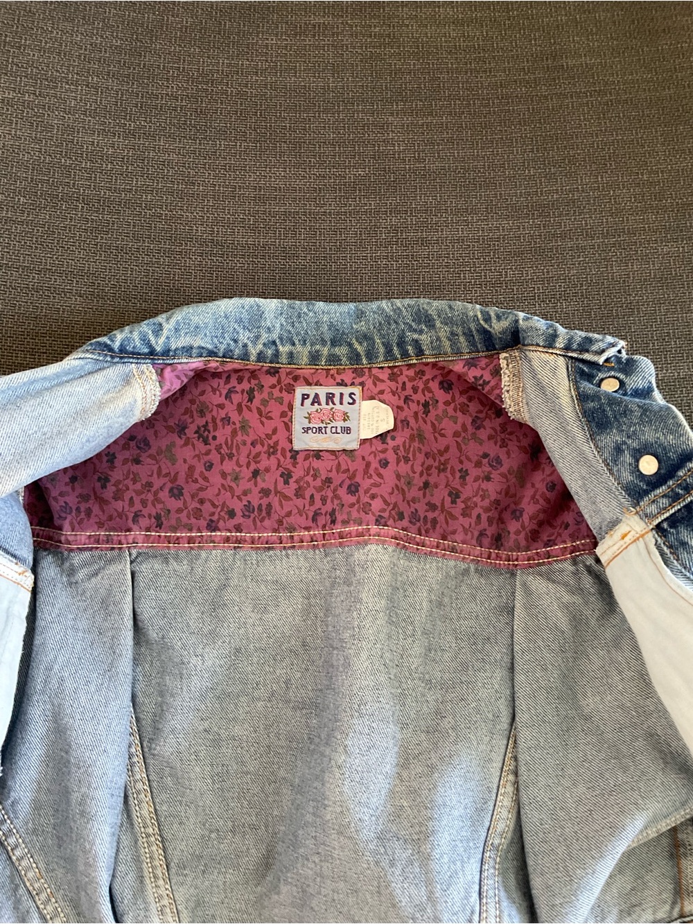 True vintage 90s Paris Sport Club cropped denim trucker jacket - Picture 6 of 7